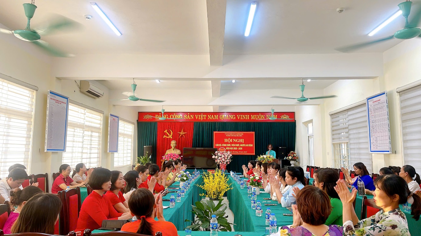TRƯỜNG TIỂU HỌC BÍCH HÒA TỔ CHỨC HỘI NGHỊ CÁN BỘ, VIÊN CHỨC, NGƯỜI LAO ĐỘNG  NĂM HỌC 2025–2026