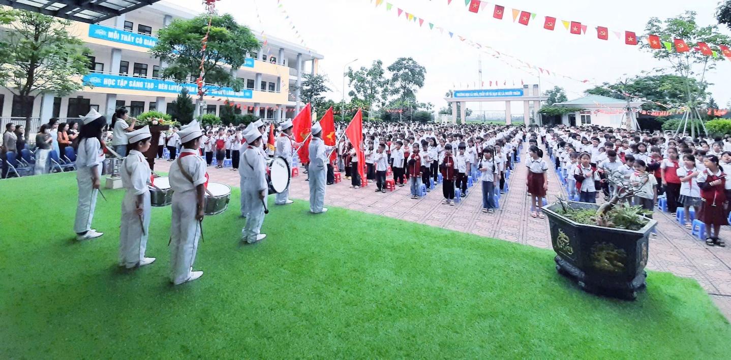 SINH HOẠT DƯỚI CỜ TUẦN 8 CHỦ ĐỀ: “NÓI LỜI HAY – LÀM VIỆC TỐT”